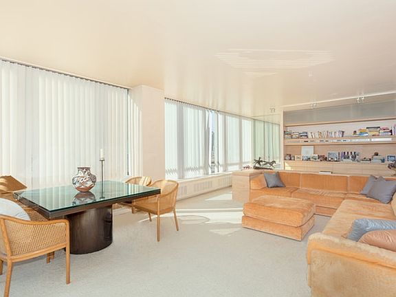 3rd image of 870 United Nations Plz APT 22A