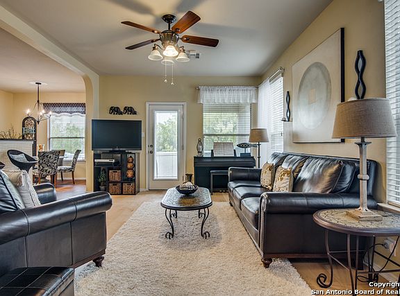 5th image of 10915 Micalet Ct