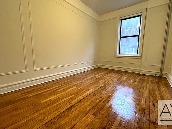 4th image of 272 Lincoln Pl #4