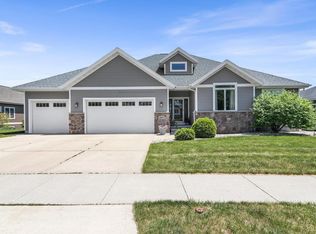 803 Smithland Ln, Cottage Grove, WI 53527