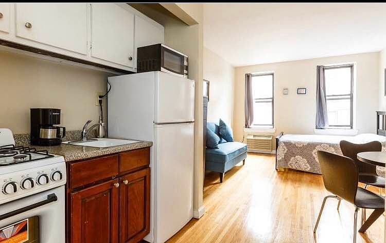 1st image of 320 E 14th St APT 3C