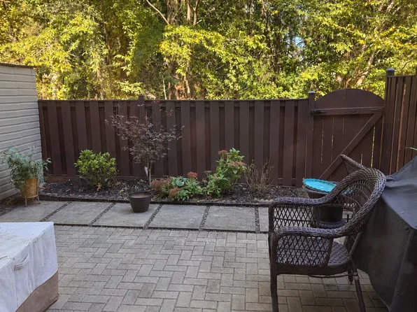 3963 Wilcoxson Dr, Fairfax, VA 22031