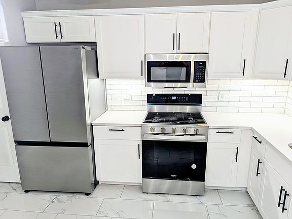 5th image of 7718 Kenwood Ave