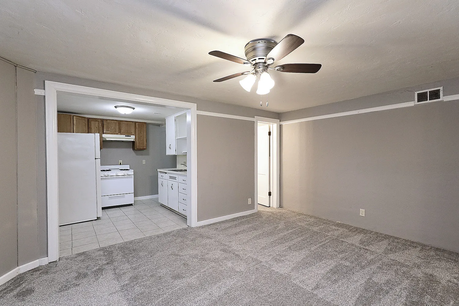 2 bed, 607 sqft, $719 — Photo 1
