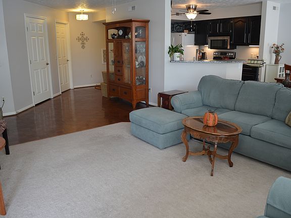 2nd image of 7570 Waterford Cir APT 204
