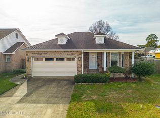 2097 Woodfield Ln, Biloxi, MS 39532