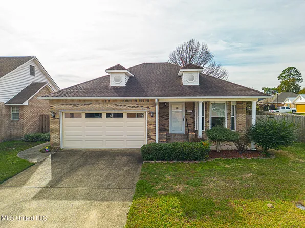 2097 Woodfield Ln, Biloxi, MS 39532
