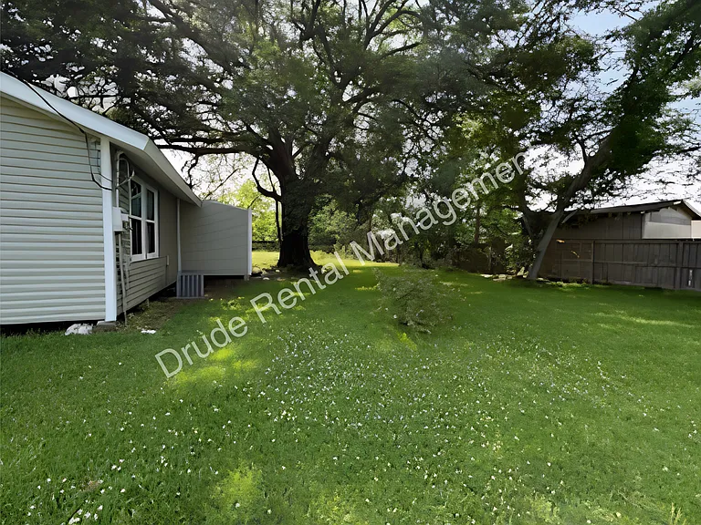30121 Julia St — Photo 31