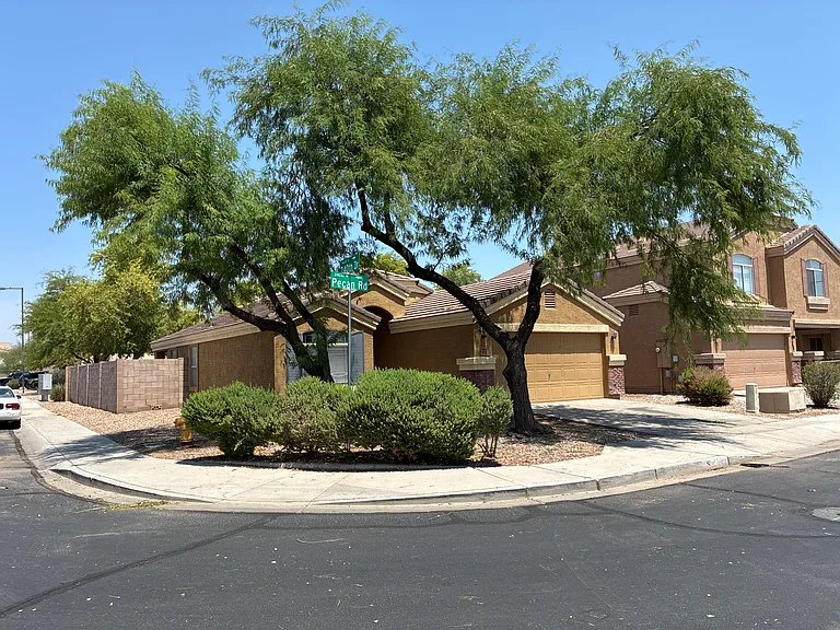 24032 W Pecan Rd — Photo 2