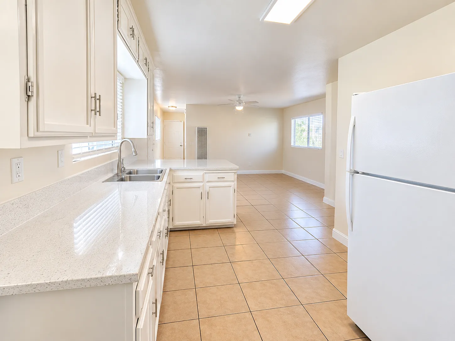 2 bed, 850 sqft, $2,290 — Photo 4