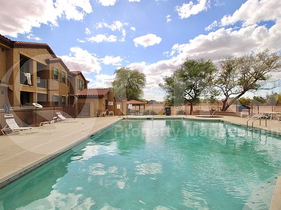 4th image of 1456 E 9th St #281