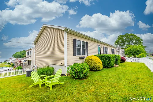 4 Sunrise Ave Photo 1
