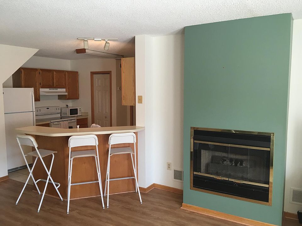Breakfast Area with Fireplace