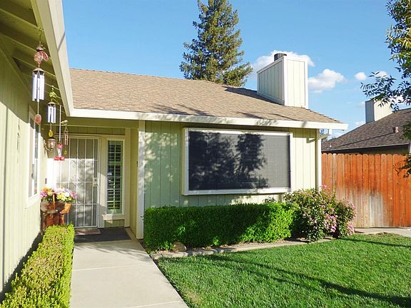 3rd image of 805 Brookside Dr