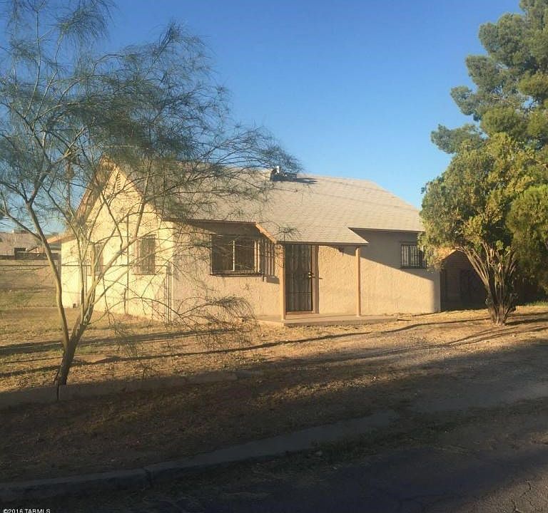 1st image of 2438 N Estrella Ave