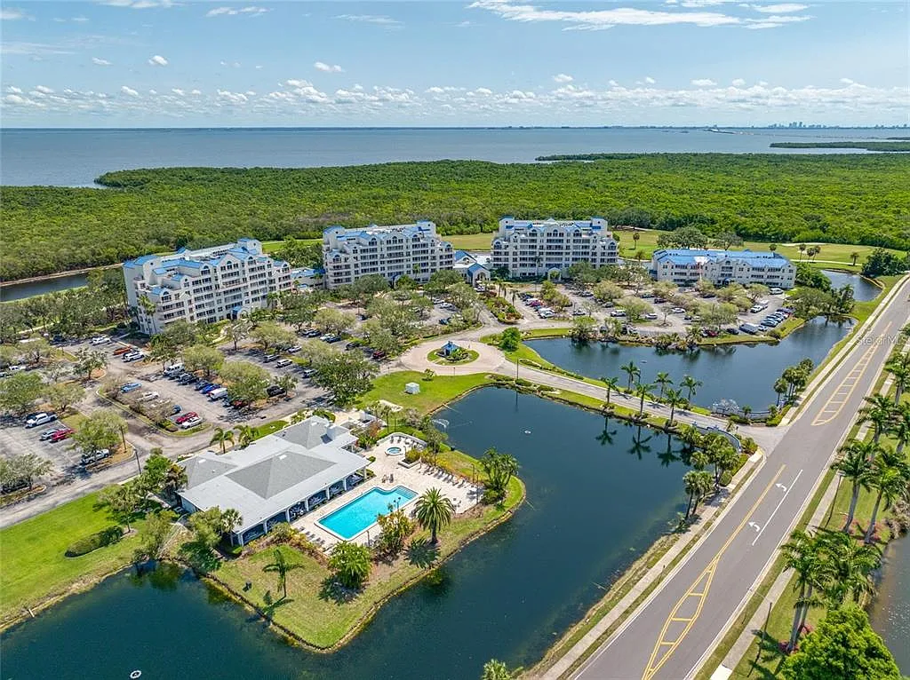 2 bed, 2.0 bath, 1075 sqft, $1,700 — Photo 3