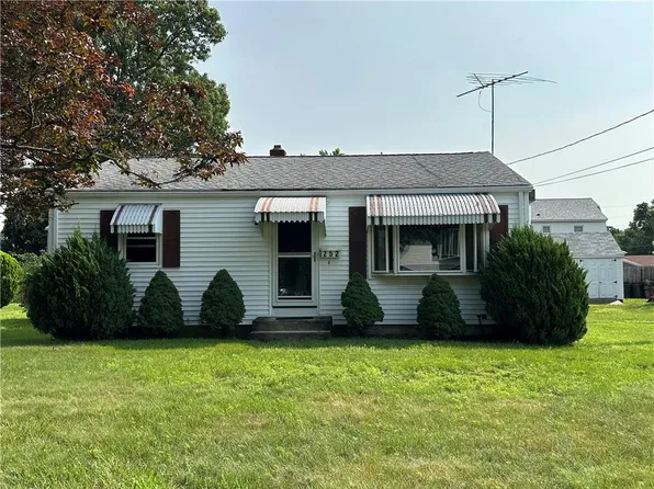 252 Elm St, Warwick, RI 02888