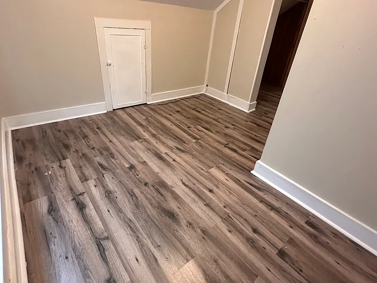 1008 W Lexington Ave — Photo 11