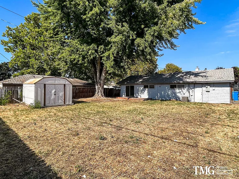 2407 Concord St — Photo 13