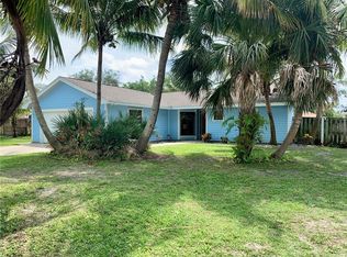 8546 SE Lyons St, Hobe Sound, FL 33455