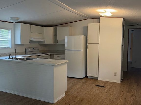 3rd image of 5566 County Road 136 #26