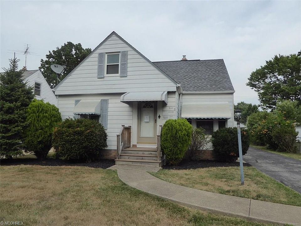 1st image of 391 E 271st St