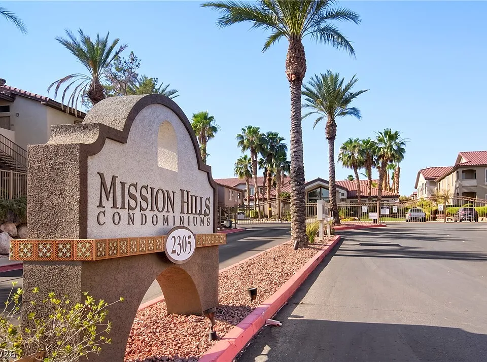 2305 W Horizon Ridge Pkwy #1512