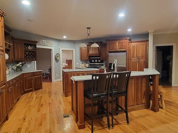 3rd image of 828 Prosser Rd