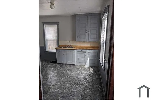 1023 Washington Ave #1 Photo 1