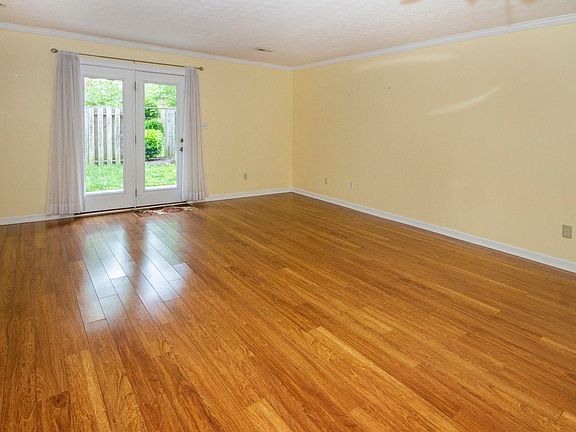 4th image of 4422 Washington Ct