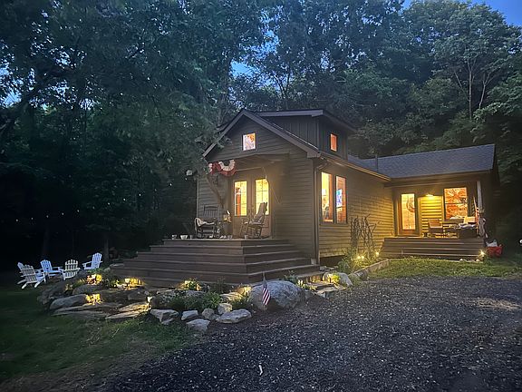 2nd image of 200 Twin Arch Rd #C