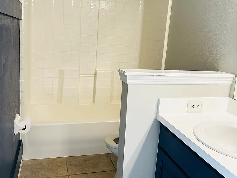 7933 Rex Hill Trl — Photo 24