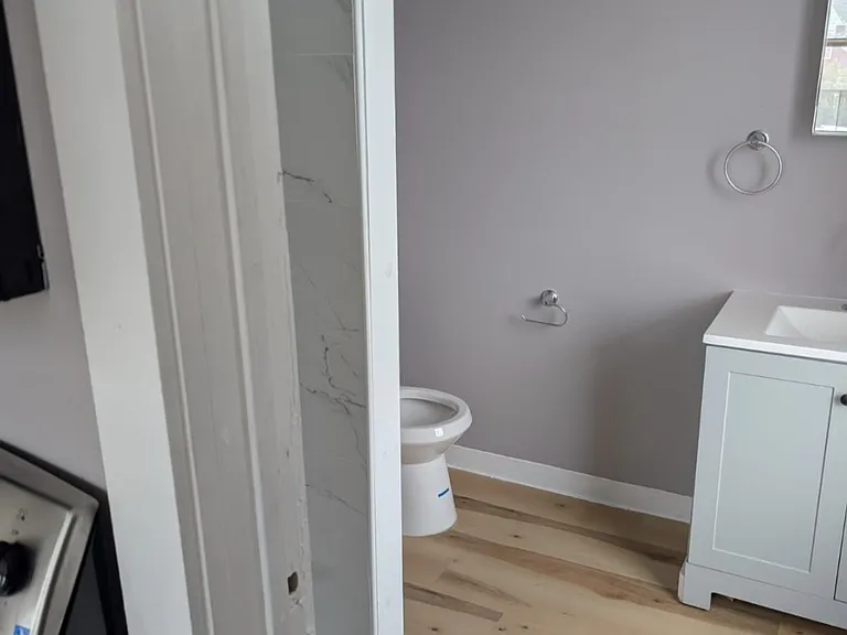 460 Main St #11 — Photo 6