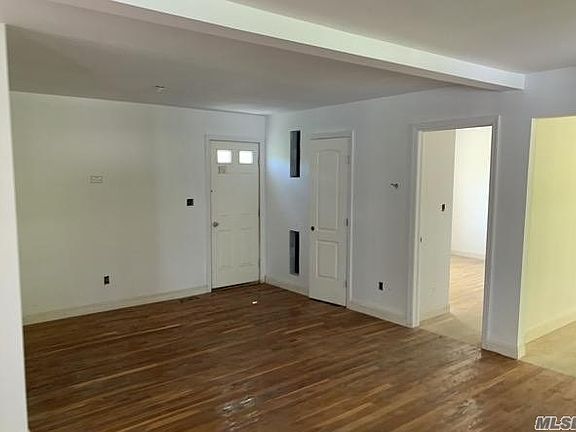 5th image of 46 Hilltop Ln