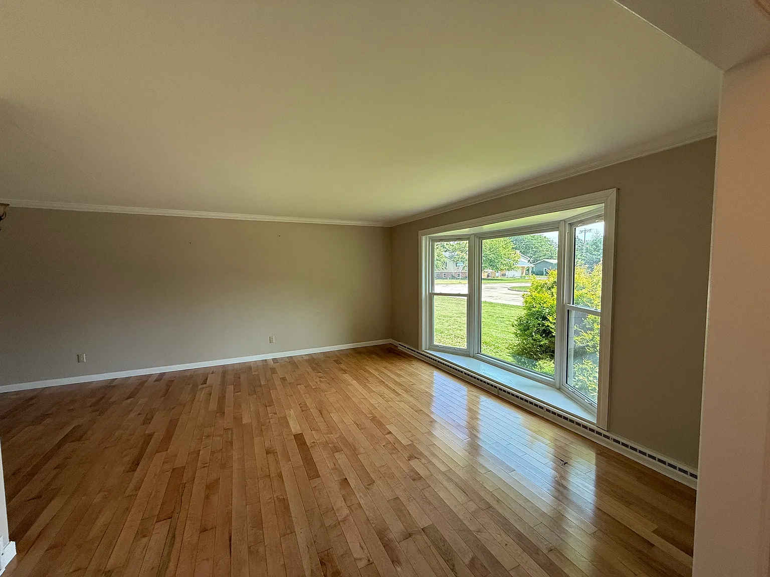 3 bed, 2.5 bath, 1798 sqft, $2,500 — Photo 4