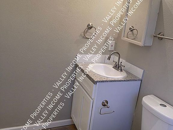 4th image of 1110 E Highland Ave #27