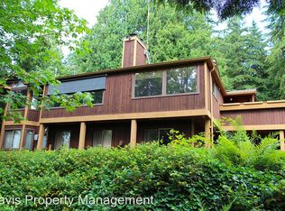 17304 W Riverside Dr, Bothell, WA 98011