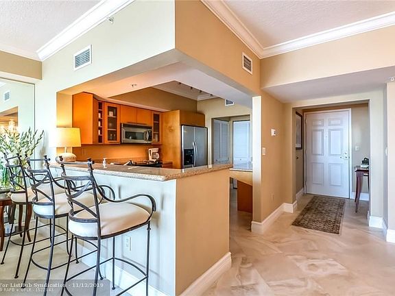 4th image of 3020 NE 32nd Ave APT 1025