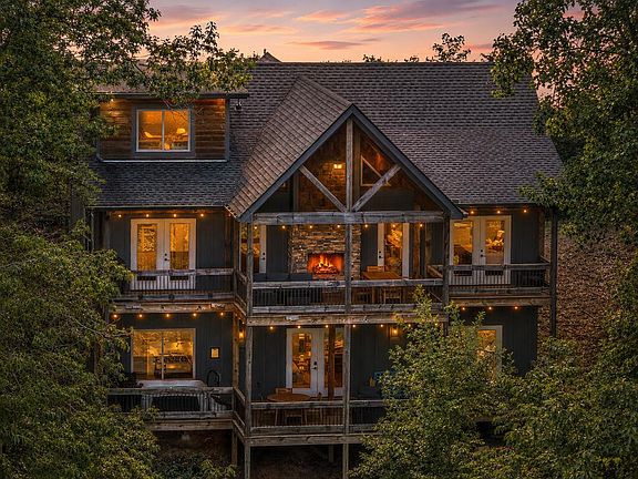 4th image of 518 Mango Ln
