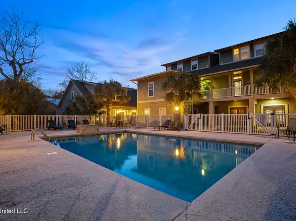 922 Porter Ave APT 211, Ocean Springs, MS 39564