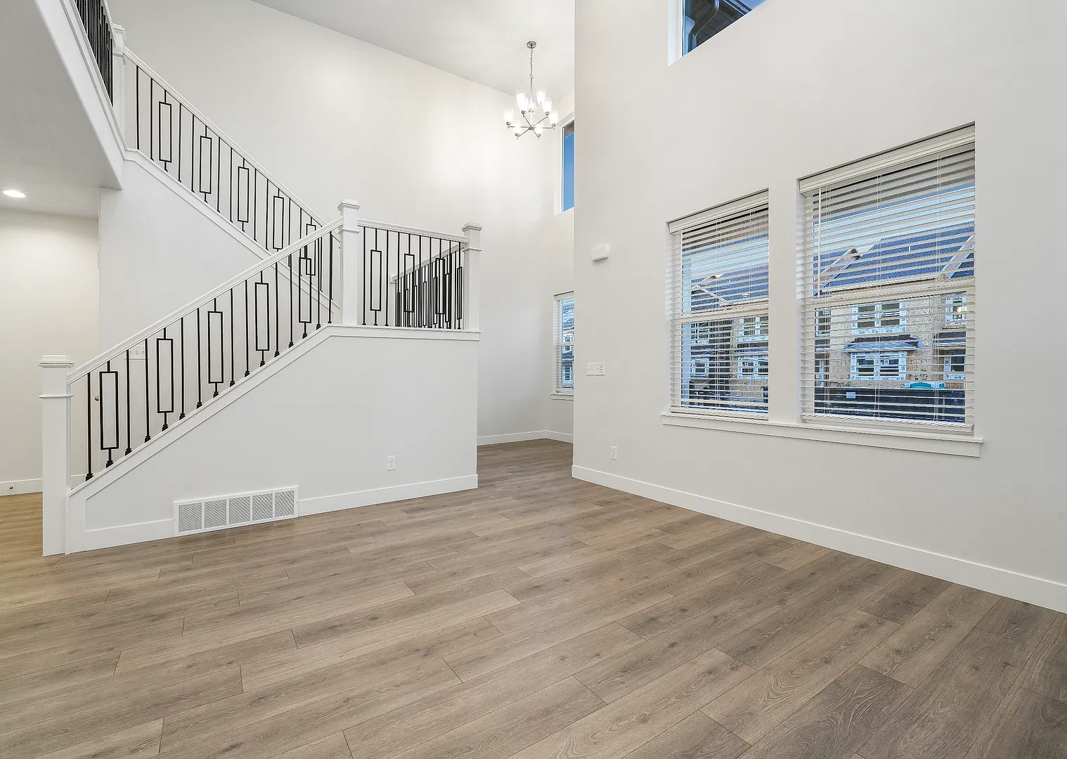 Pet-Friendly End-Unit Townhome in Willow Point — Photo 3