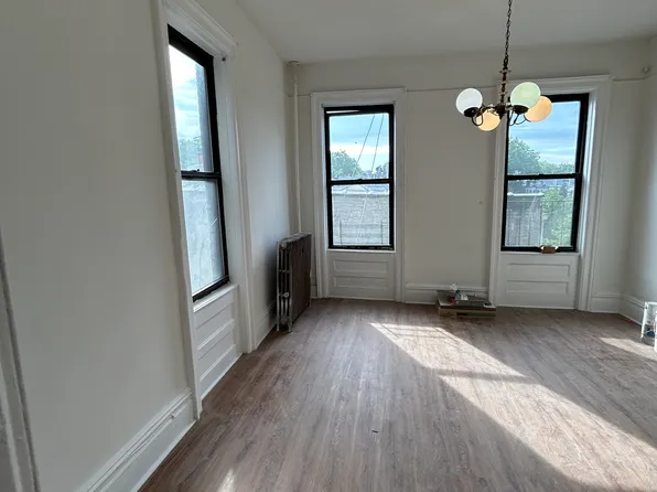 176 Prospect Park West image 10 of 18