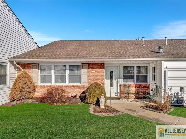 17 Minnesota Dr, Matawan, NJ 07747