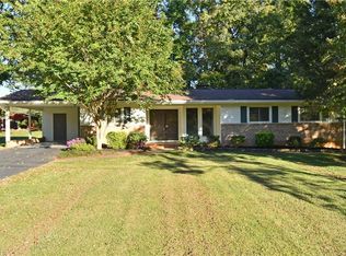 1309 Weatherbee Dr, Winston Salem, NC 27103