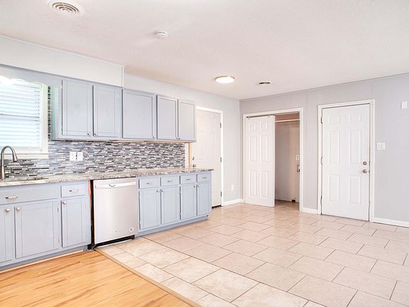 4th image of 8253 Whitebrook Dr