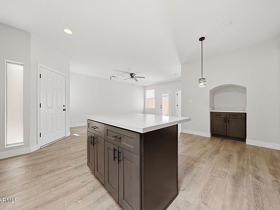 5th image of 3221 N 37TH Street #31