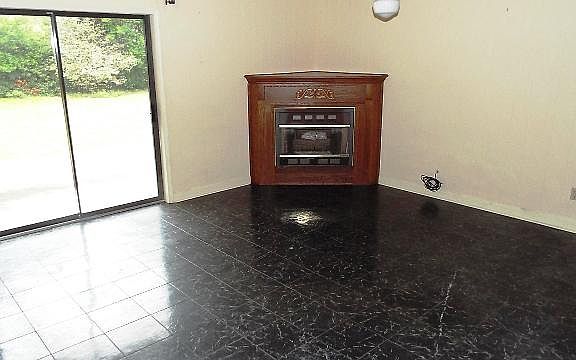 3rd image of 42 Woodham Ave