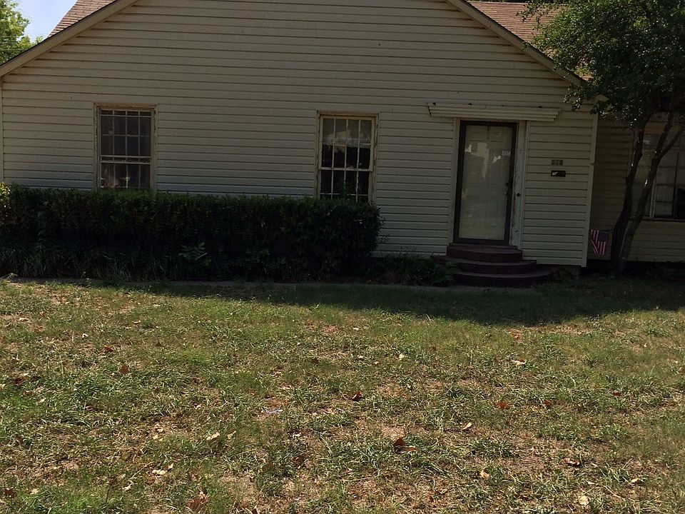 1st image of 828 College Ave