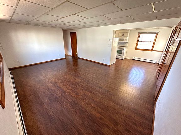 3rd image of 406 7th Ave W #1