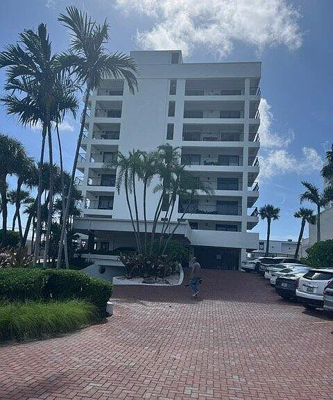 5415 Collins Ave #202A — Photo 4